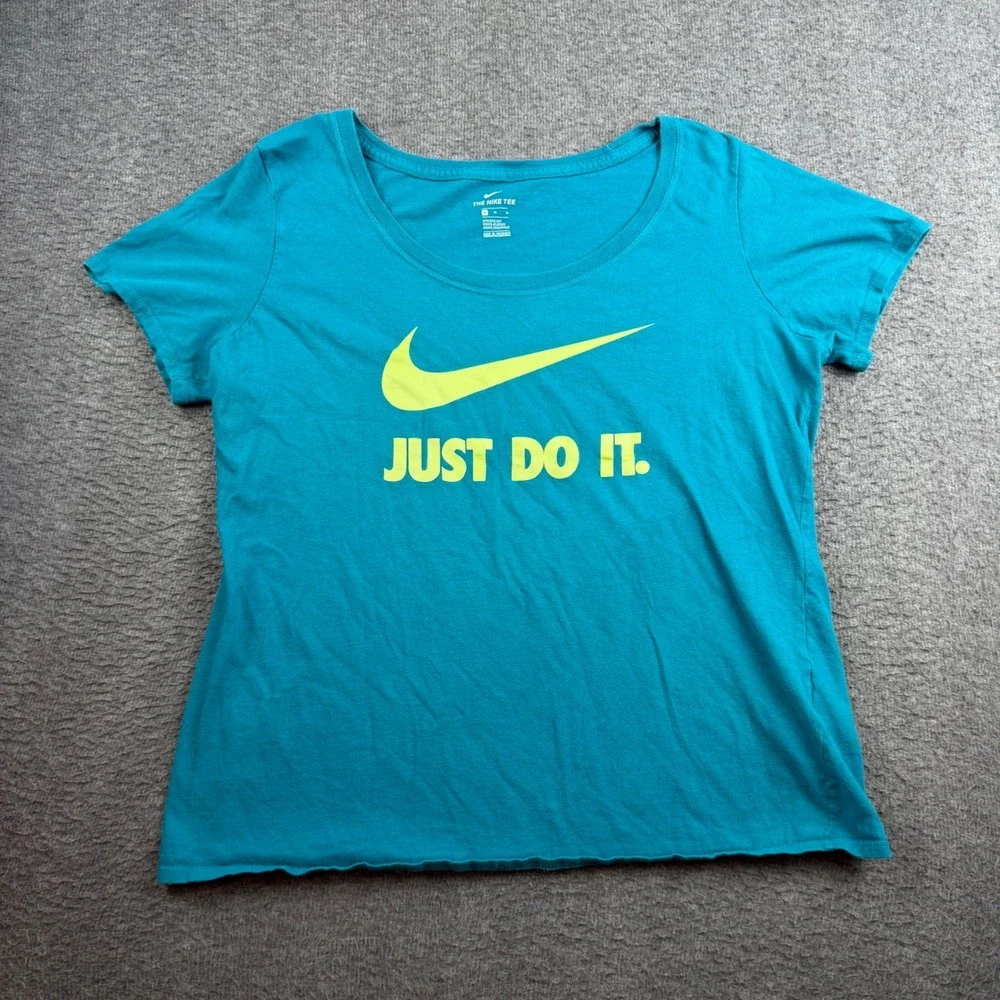 Nike Graphic Tee Women's Medium Blue Just Do It Swoosh Logo Short Sleeve Shirt